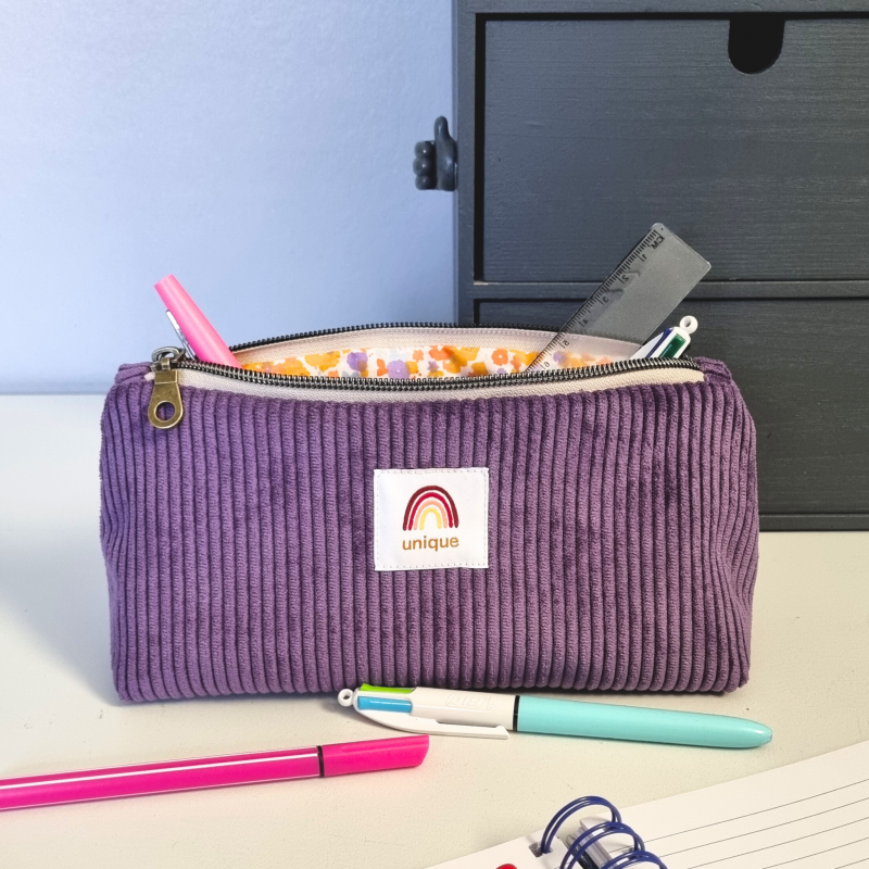 Maxi trousse velours côtelé violet "unique"