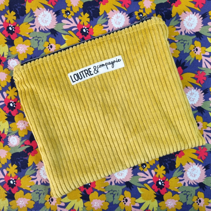 Pochette à calots - velours côtelé ocre et Dolorès "NOUVEAU FORMAT"