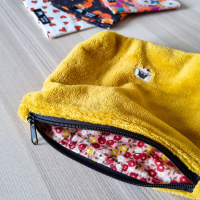 Pochette à calots - éponge de bambou moutarde et baies rouges