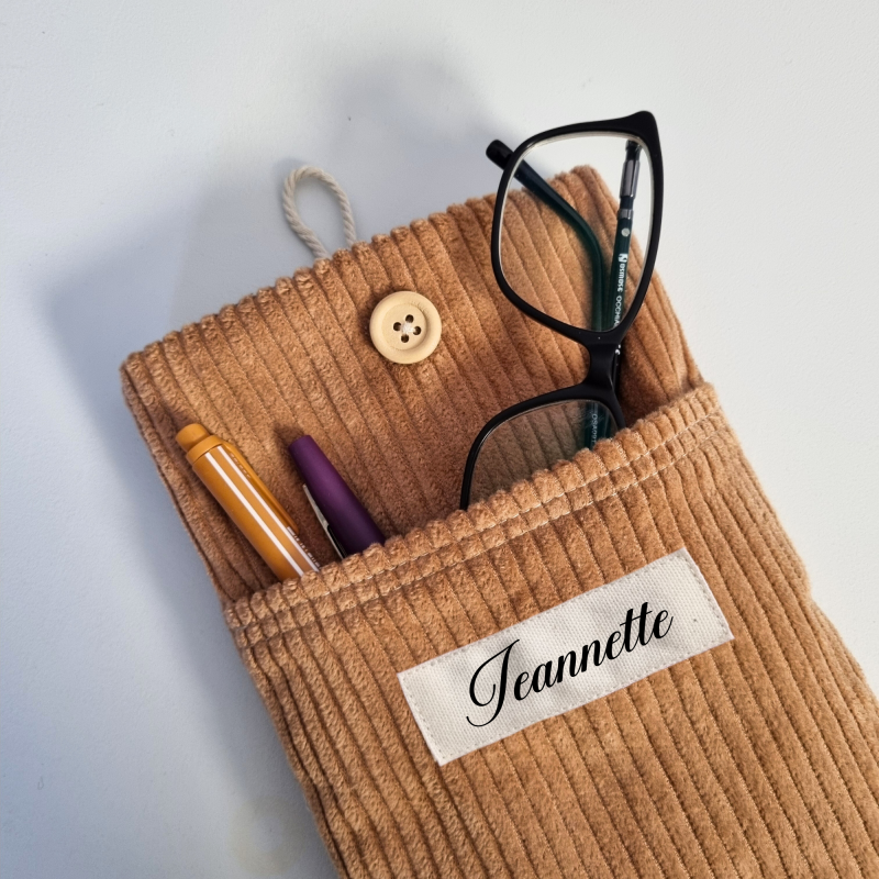 Pochette à livre velours côtelé à personnaliser avec un prénom