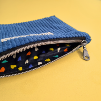 Pochette souple velours côtelé - bleu indigo et corazon