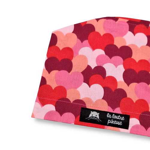 Calot de bloc couvrant avec des coeurs rouges et rose