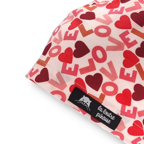 Calot de bloc couvrant avec des coeurs rouges et love