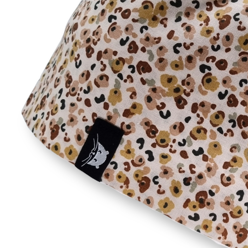 Calot court en tissu avec des motifs léopard beige