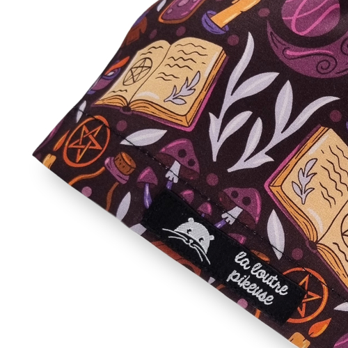 Calot de bloc couvrant avec des motifs de sorcellerie