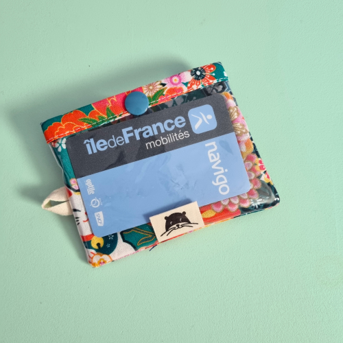 Porte-badge zippé avec des lucky cat