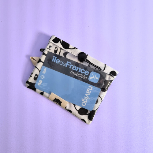 Porte-badge zippé avec des pandas
