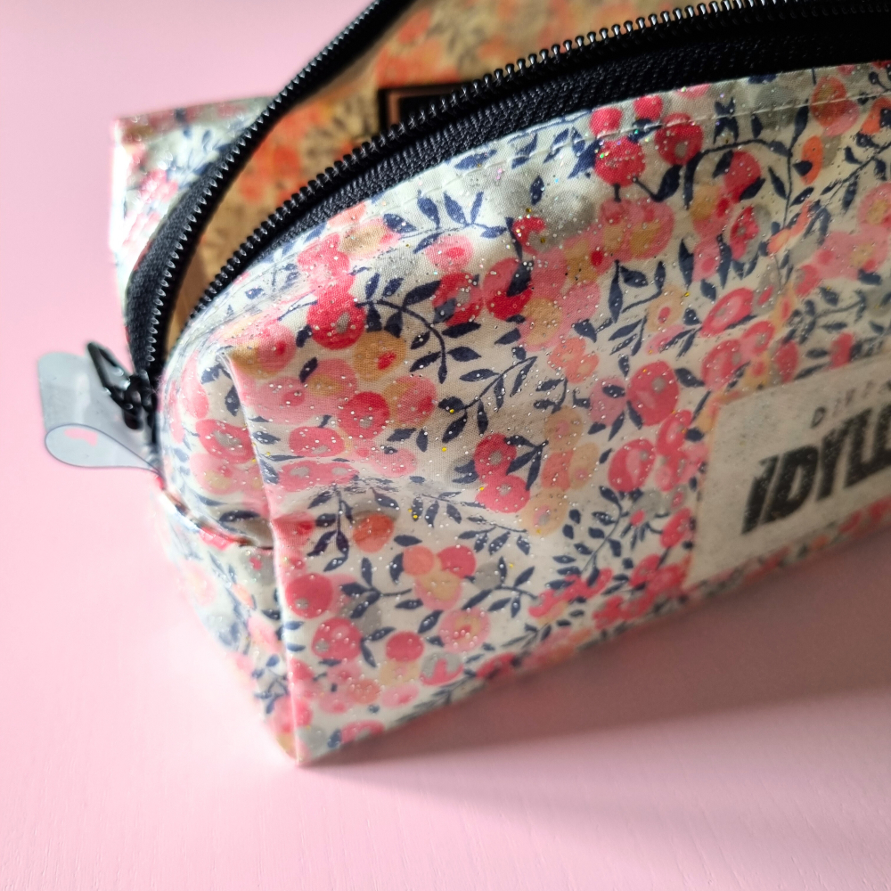 Maxi trousse plastifiรฉe liberty of london