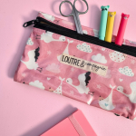 Pochette reverso plastifiée pour stylos et téléphone avec des cigognes