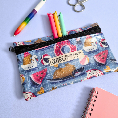 Pochette reverso - Capybara Pochette reverso plastifiée pour stylos et téléphone avec des capybaras