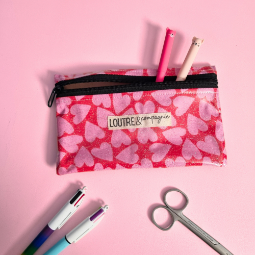 Pochette reverso plastifiée pour stylos et téléphone motif coup de coeur