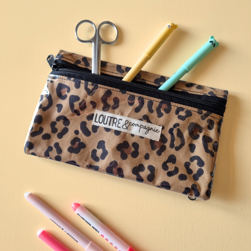 Pochette reverso - Fauve Pochette reverso plastifiée pour stylos et téléphone léopard marron