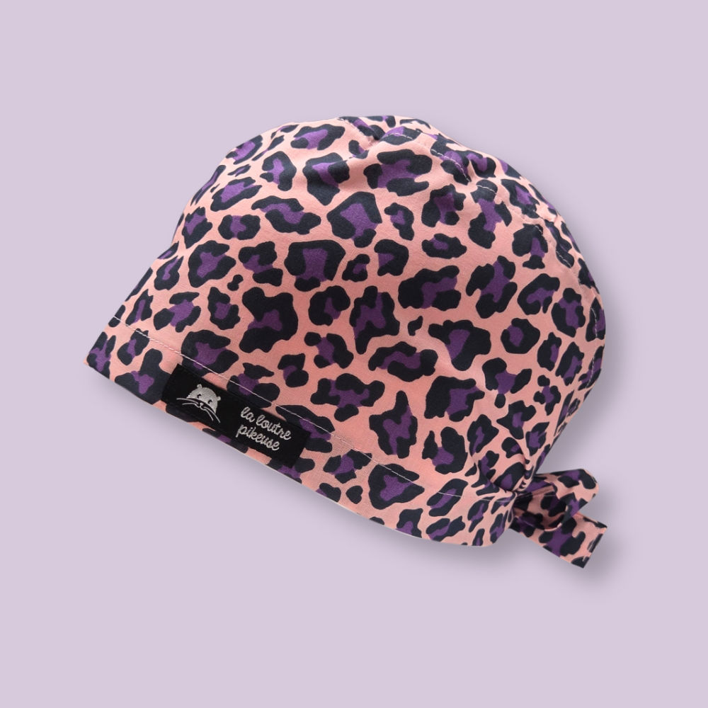 Calot couvrant lรฉopard beige et violet
