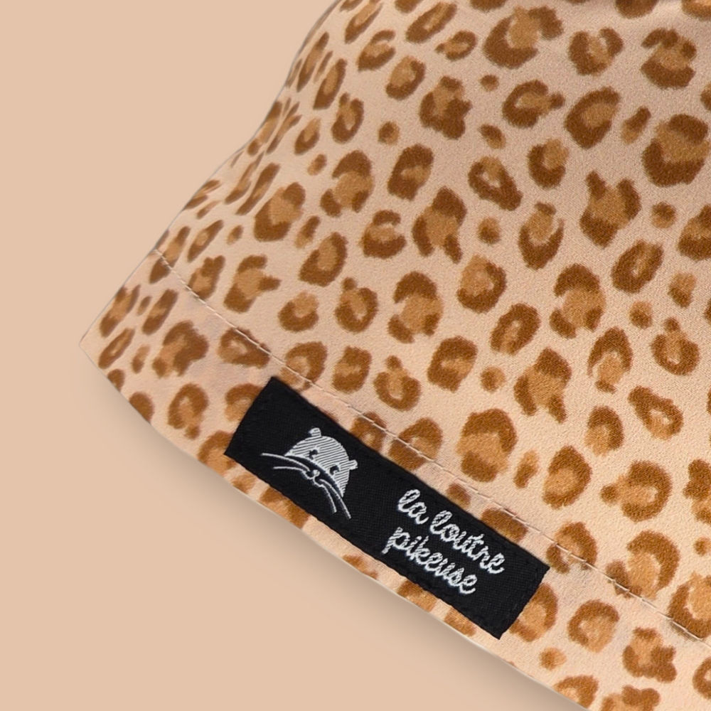 Calot couvrant lรฉopard beige